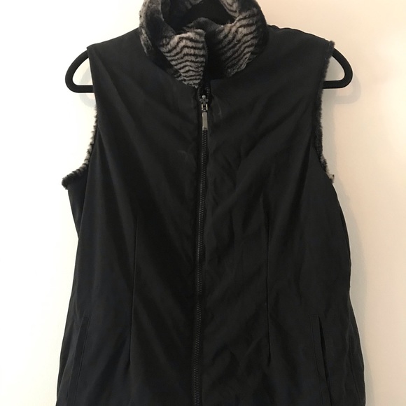 Dress barn Reversible Faux Fur vest size Medium - Picture 7 of 7